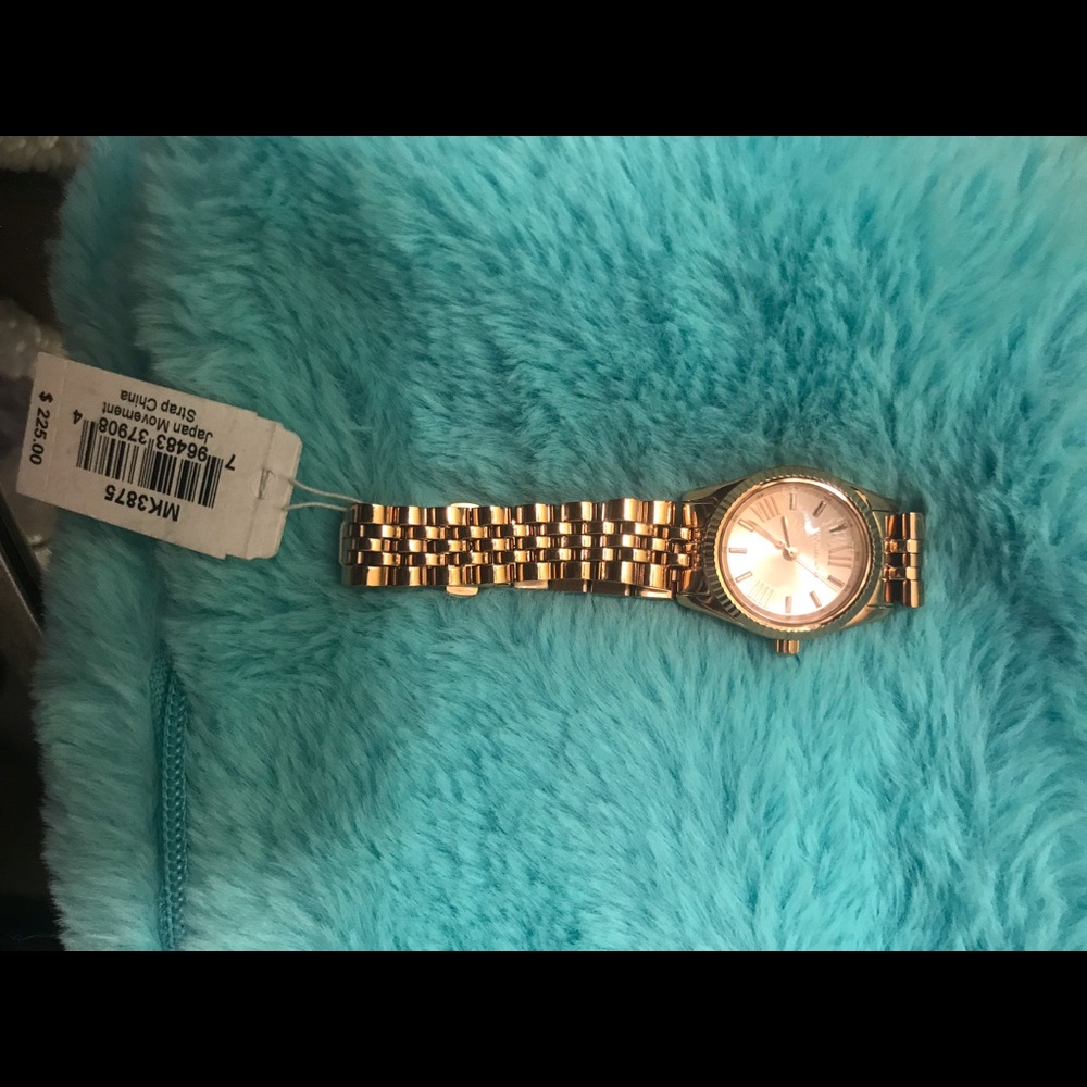 Watch - Picture 2 of 3